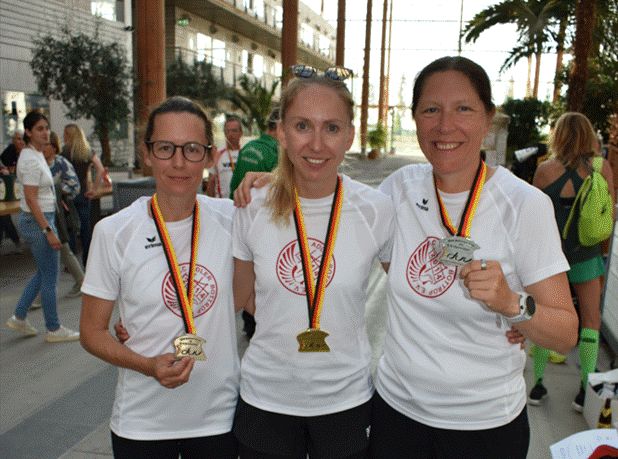 Frauen des LC Adler Bottrop holen die Silbermedaille mit der Mannschaft
